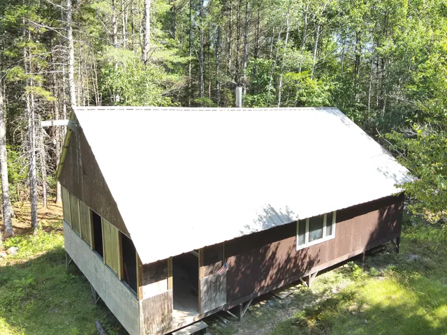 $40,000 | 279 East Branch Road, Howland, ME 04448