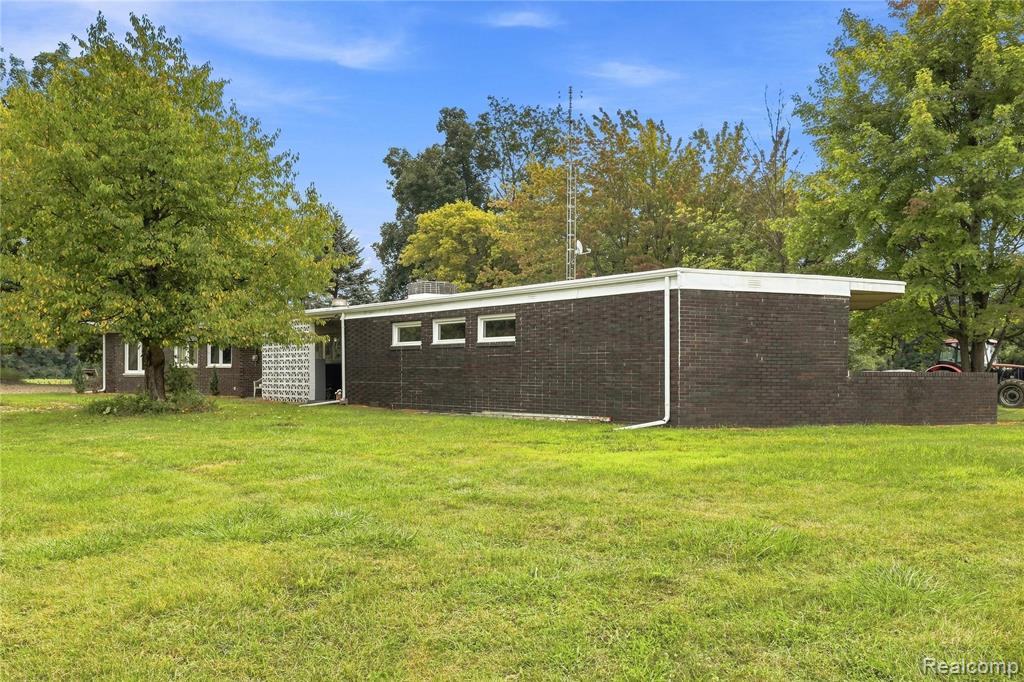 7386 Dean Road Fenton, MI 48430 - Photo 3 of 53 Gallery Image 3