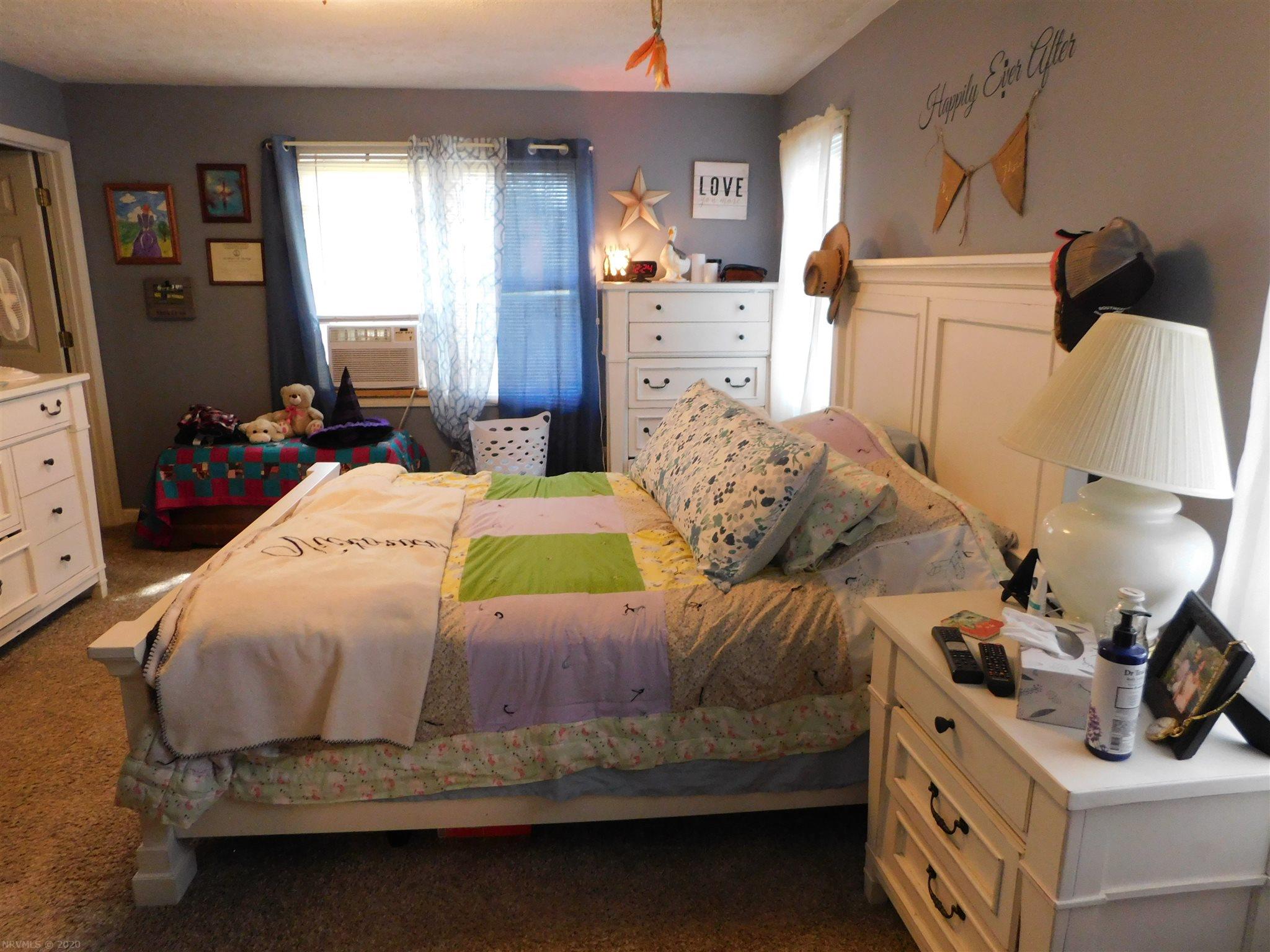 5786 Alum Spring Road Pulaski, VA 24301 - Photo 6 of 17 Gallery Image 6