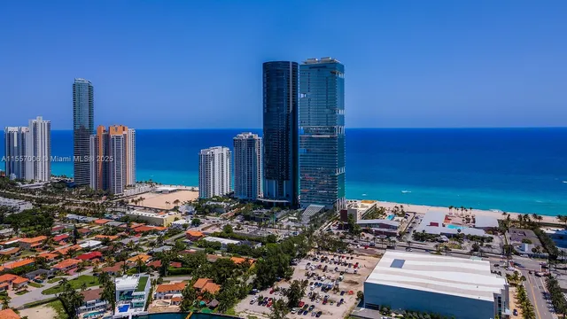 $5,800,000 | 18555 Collins Avenue, Unit 2801, Sunny Isles Beach, FL 33160