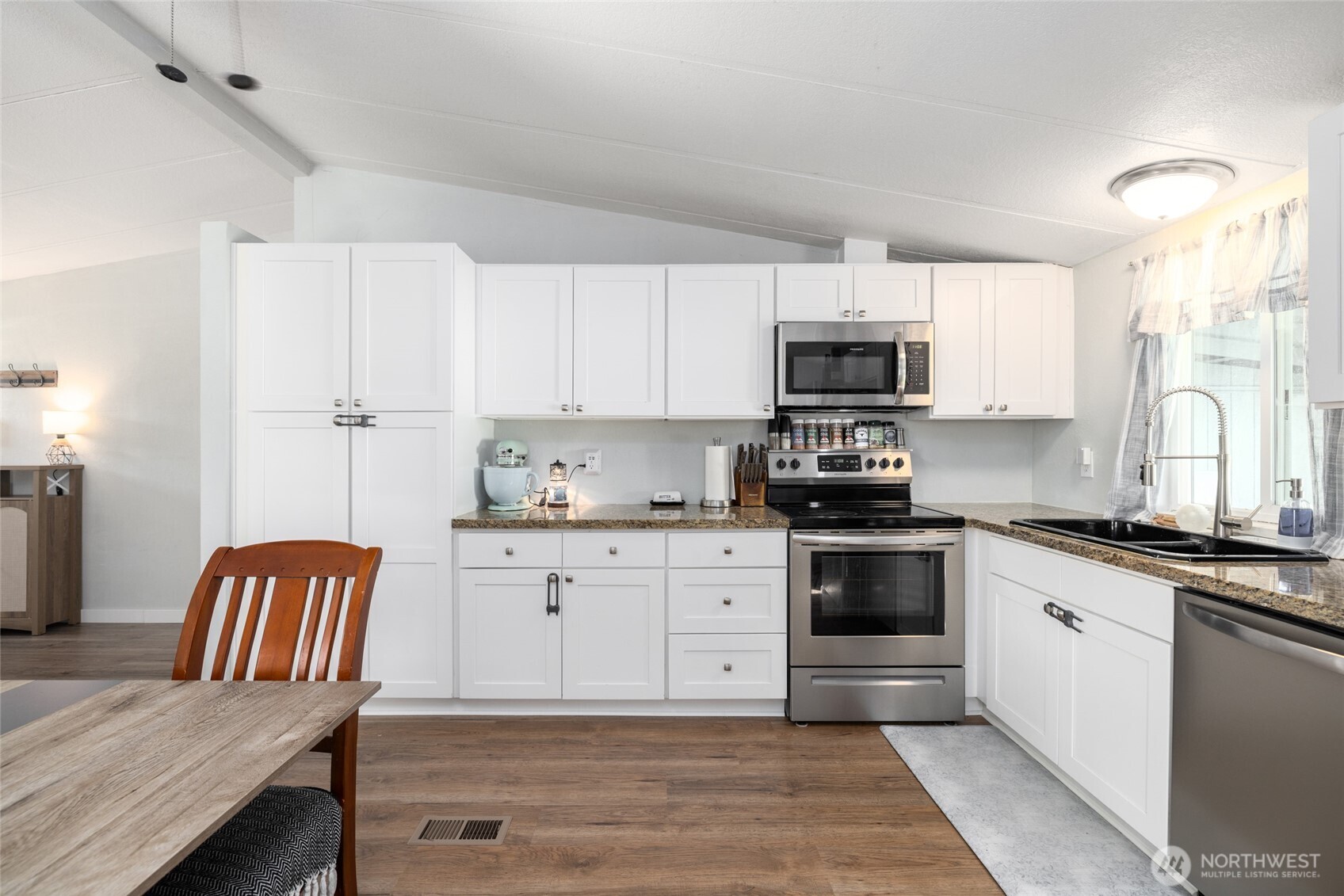 212 Gibson Street Sedro-Woolley, WA 98284 - Photo 6 of 25