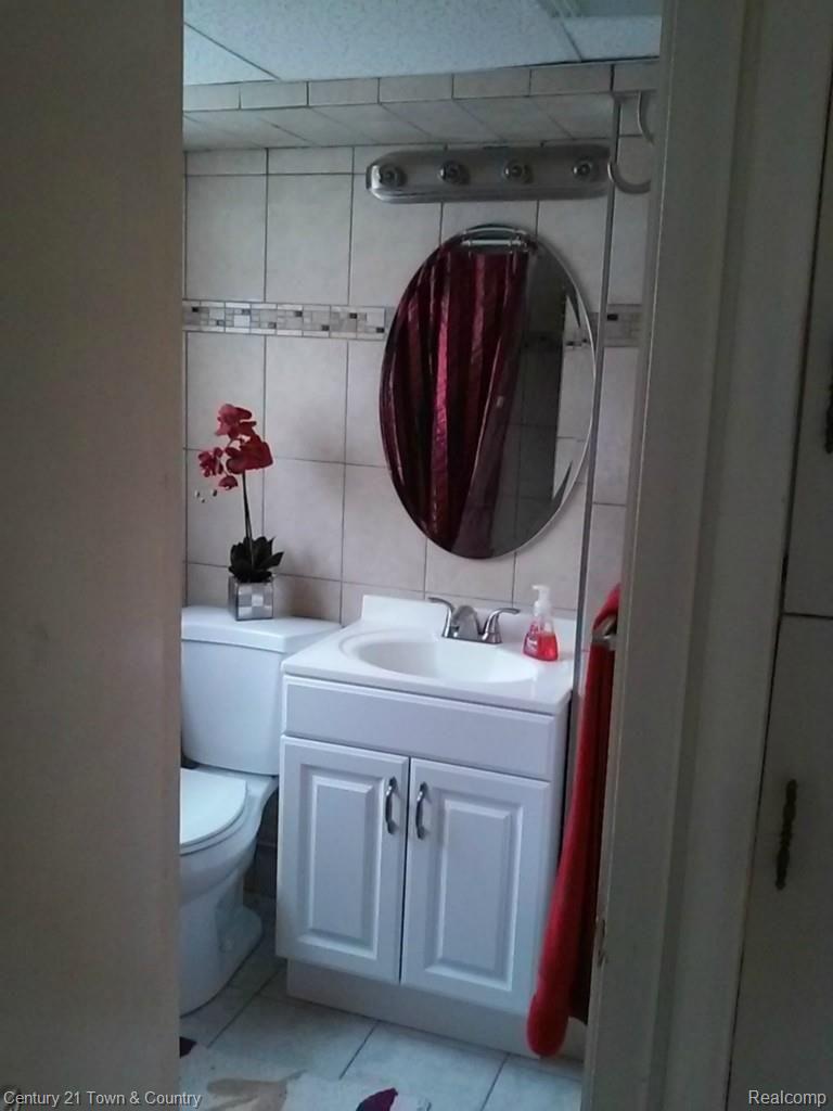 18050 Rainbow Road Fraser, MI 48026 - Photo 32 of 42 35.jpg
