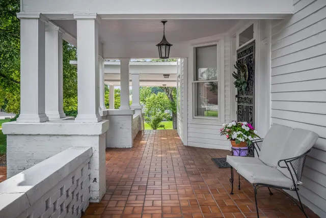 a view of a building