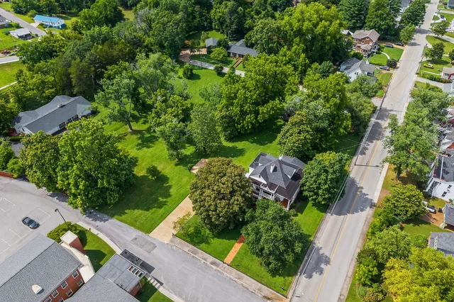 $729,900 | 105 North Church Street, Sparta, TN 38583