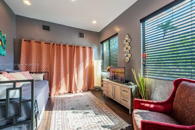 $9,975 | 5808 Alton Road, Miami Beach, FL 33140