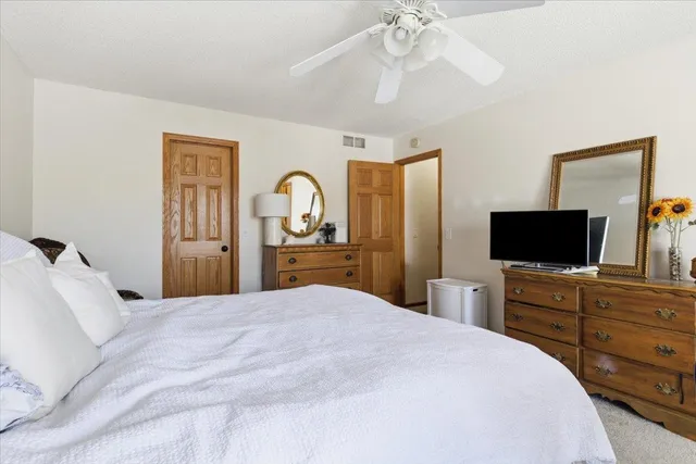 $575,900 | 8925 Belvedere Drive, Eden Prairie, MN 55347