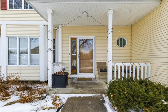 $575,900 | 8925 Belvedere Drive, Eden Prairie, MN 55347