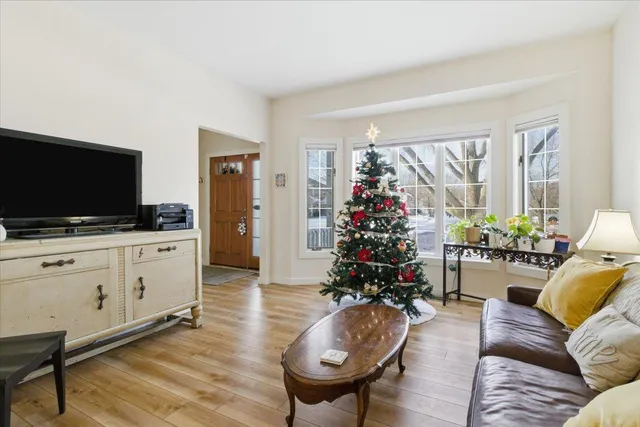 $575,900 | 8925 Belvedere Drive, Eden Prairie, MN 55347