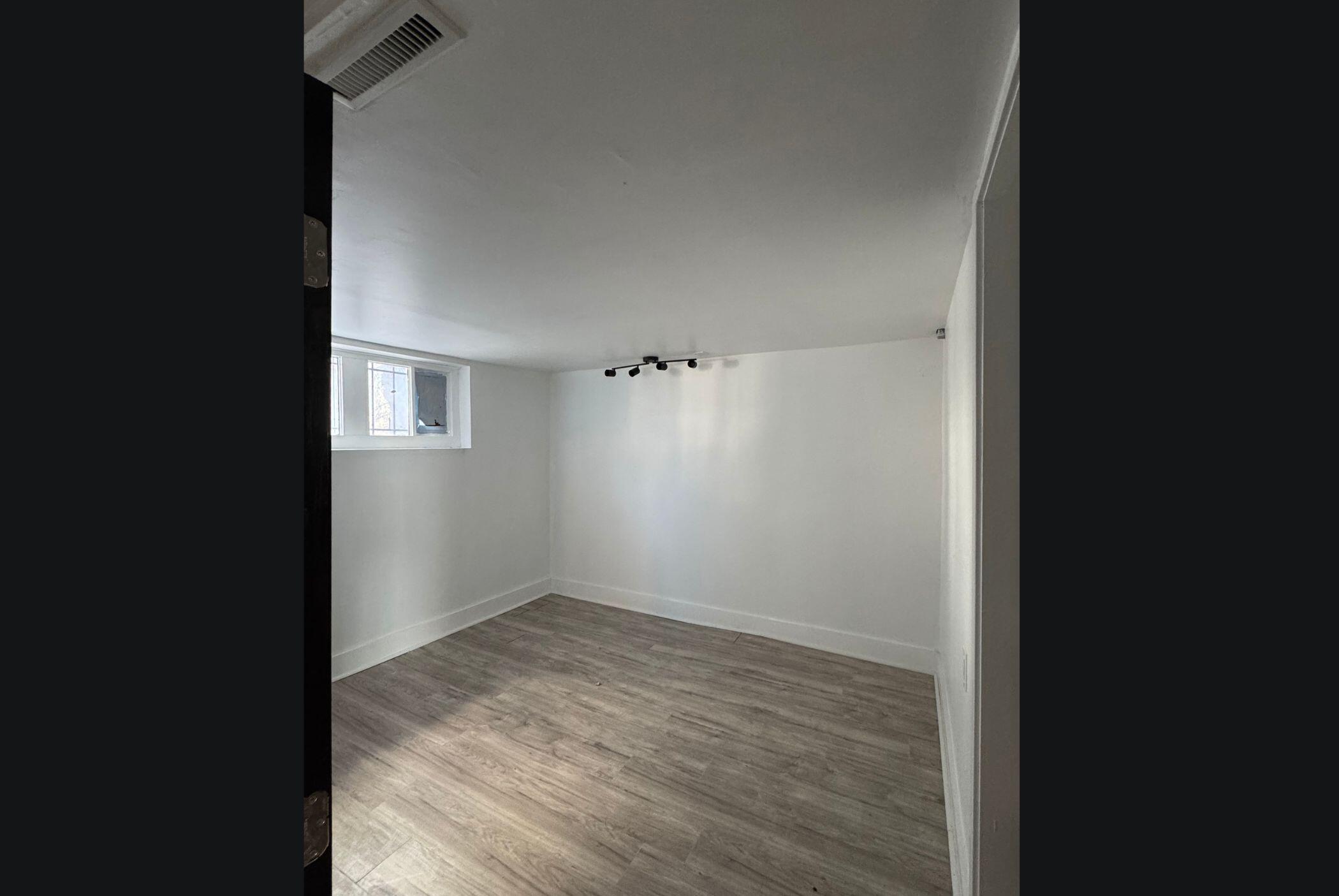 16210 Inverness Street Detroit, MI 48221 - Photo 14 of 16 13