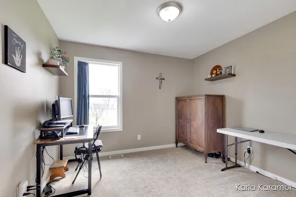 $389,900 | 7077 Penn Court, Portland, MI 48875