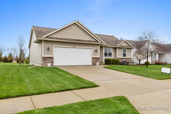 $389,900 | 7077 Penn Court, Portland, MI 48875