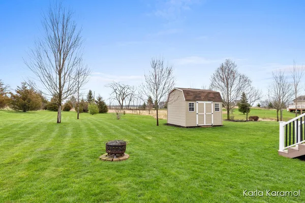 $389,900 | 7077 Penn Court, Portland, MI 48875
