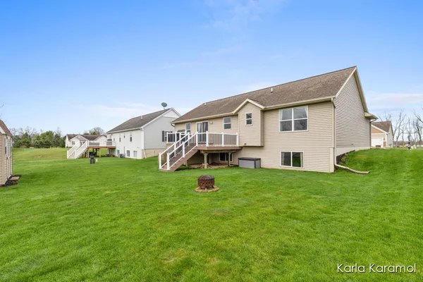 $389,900 | 7077 Penn Court, Portland, MI 48875