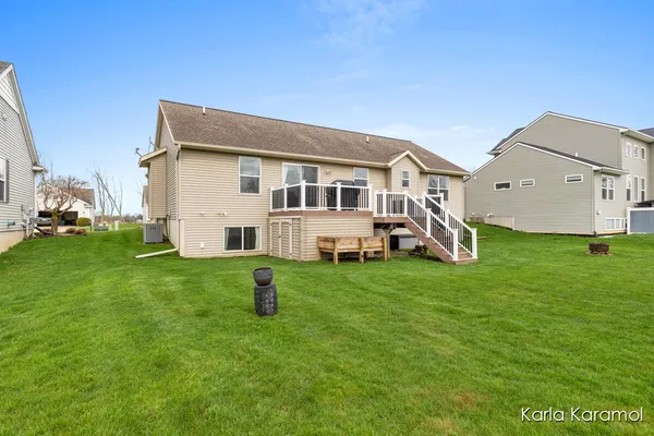 $389,900 | 7077 Penn Court, Portland, MI 48875