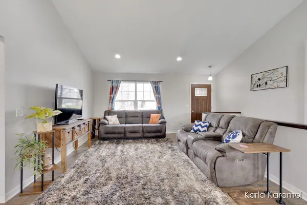 $389,900 | 7077 Penn Court, Portland, MI 48875