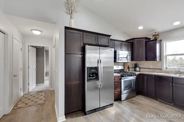 $389,900 | 7077 Penn Court, Portland, MI 48875