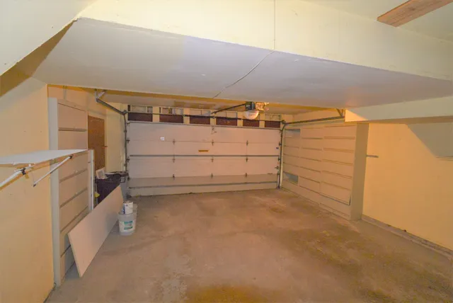 a view of a garage