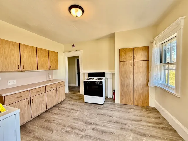 $1,995 | 84 Pearl Street, Unit 2F, Stoughton, MA 02072