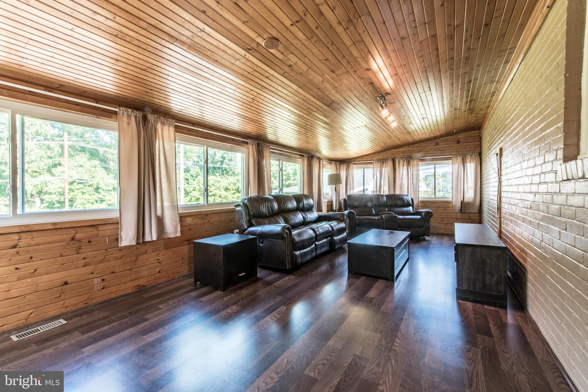 10402 Greentop Road Cockeysville, MD 21030 - Photo 11 of 31 FABULOUS SUN ROOM
