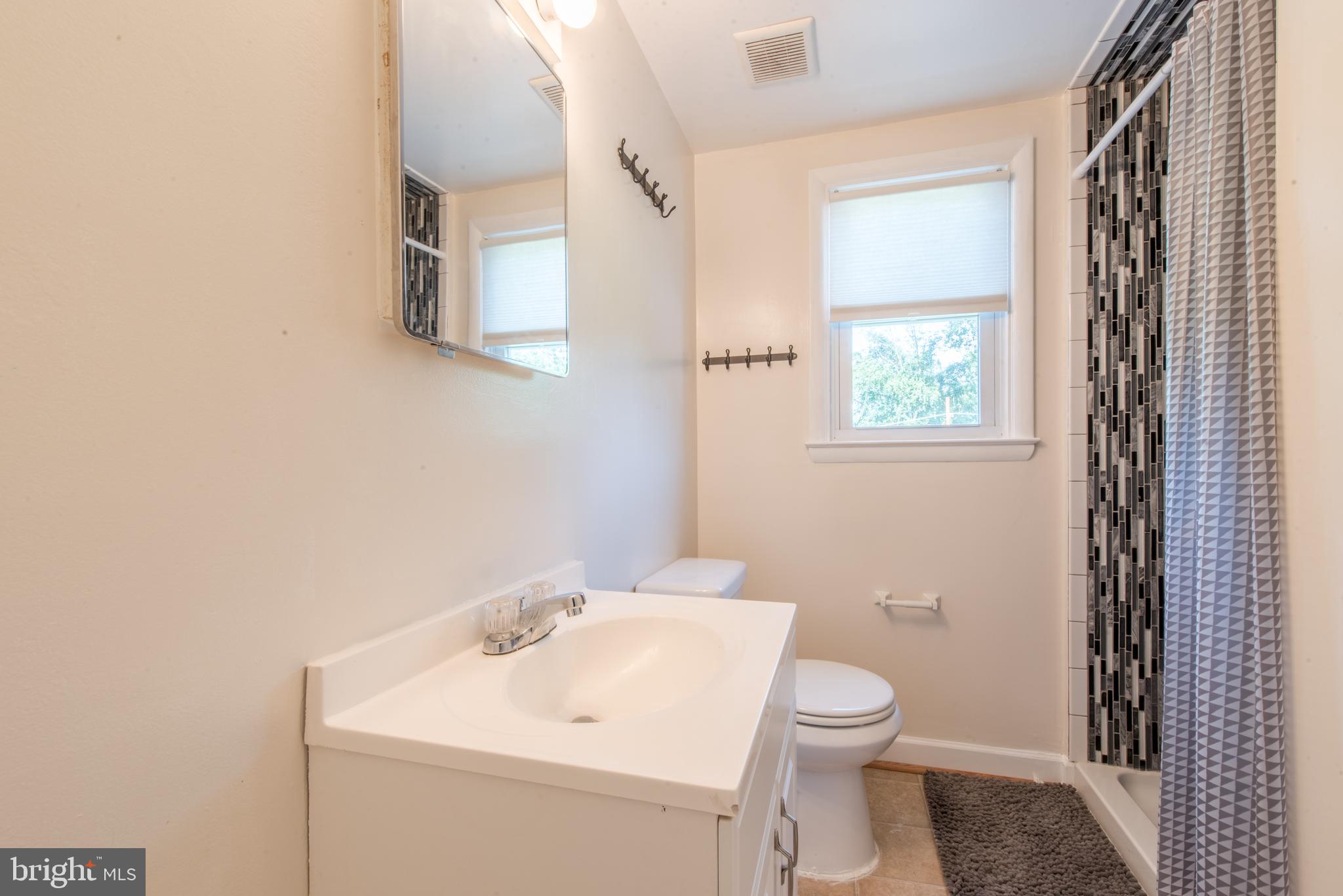 10402 Greentop Road Cockeysville, MD 21030 - Photo 21 of 31 UPPER LEVEL FULL BATH