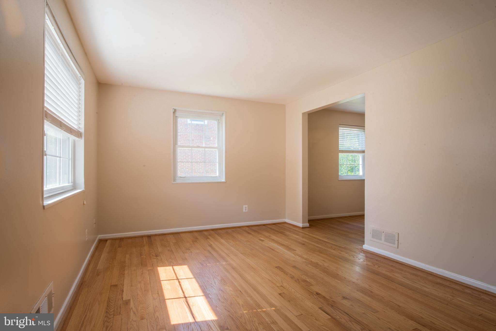 10402 Greentop Road Cockeysville, MD 21030 - Photo 6 of 31 LIVING ROOM #3