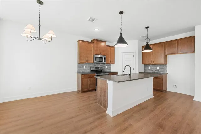 $279,990 | 2808 Teasdale Road, Lorena, TX 76655