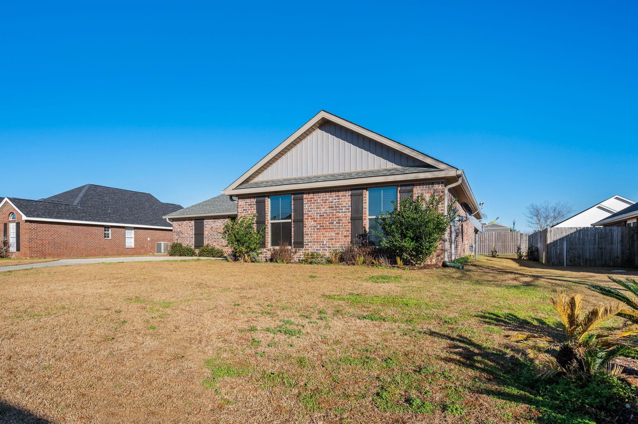 8870 Milners Court Foley, AL 36535 - Photo 3 of 32