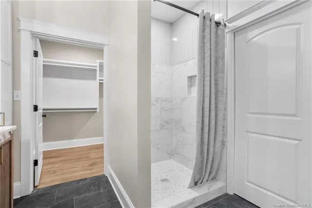 $389,000 | 1450 North Chateau Circle, Lake Charles, LA 70605