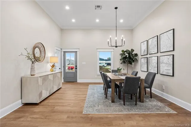 $389,000 | 1450 North Chateau Circle, Lake Charles, LA 70605