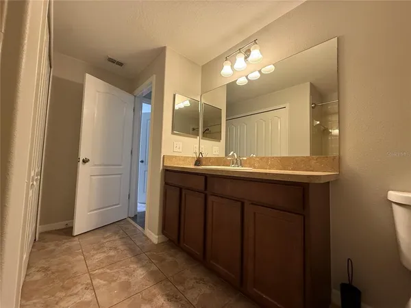 $2,500 | 20515 Grand Vista Lane, Tampa, FL 33647