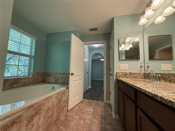 $2,500 | 20515 Grand Vista Lane, Tampa, FL 33647