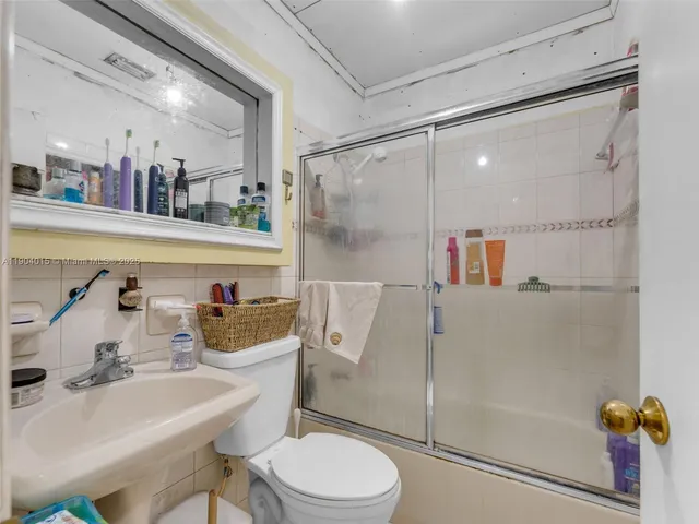 $965,000 | 520 Northwest 32nd Place, Miami, FL 33125