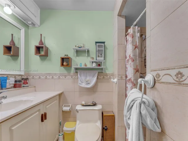 $965,000 | 520 Northwest 32nd Place, Miami, FL 33125