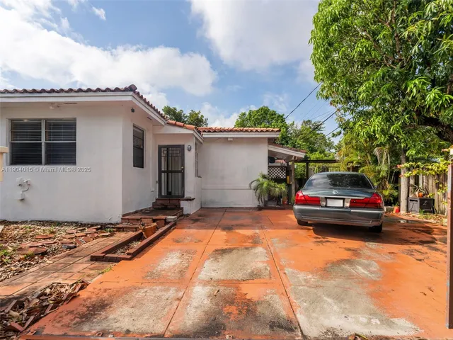 $965,000 | 520 Northwest 32nd Place, Miami, FL 33125