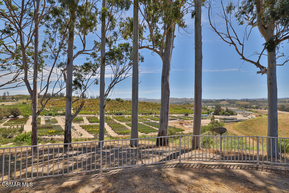 6500 Meadowglade Drive Moorpark, CA 93021 - Photo 6 of 64 8I6A7677