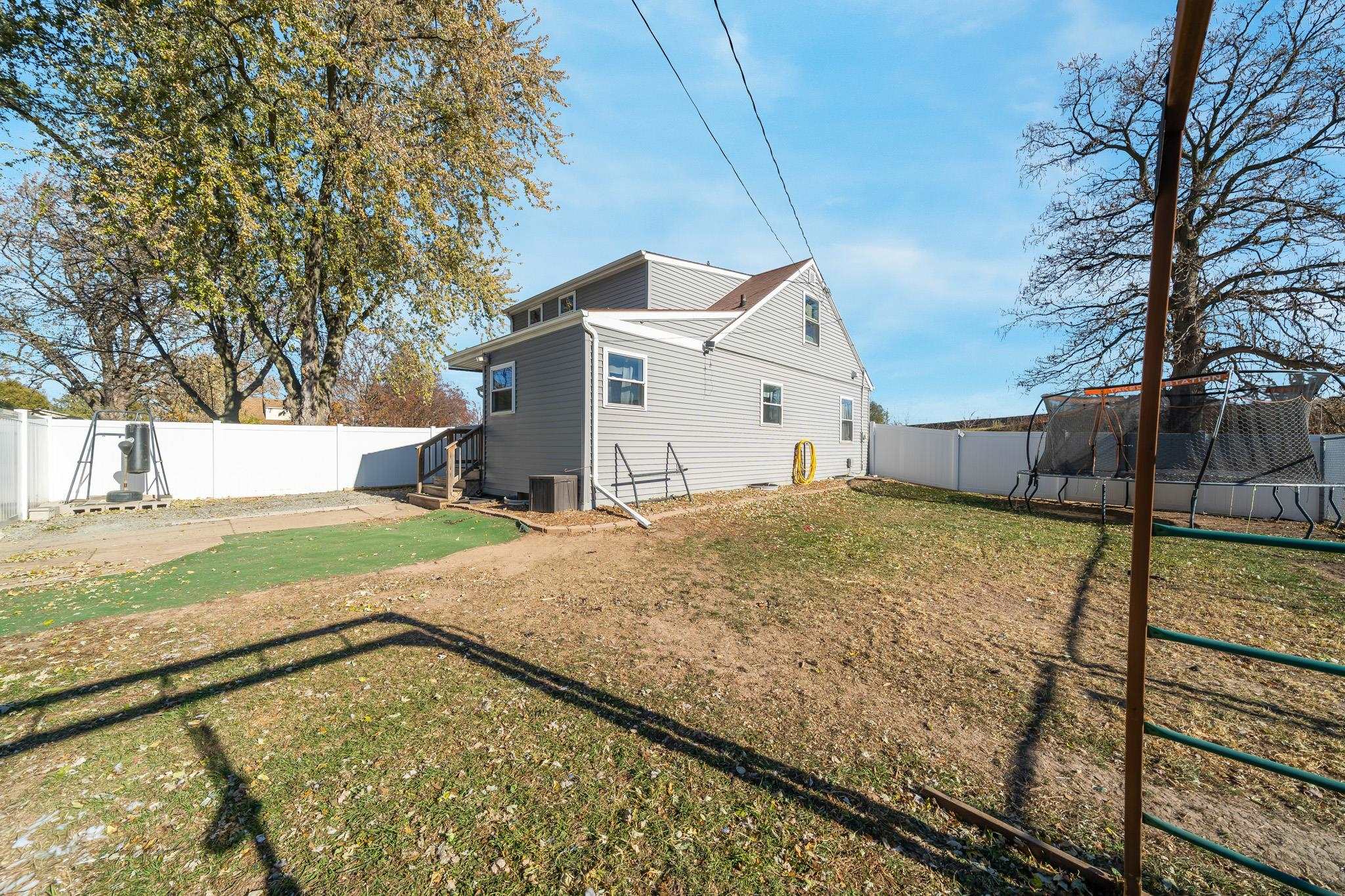 1338 Racine Road Menasha, WI 54952 - Photo 27 of 32