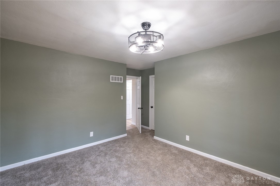 8956 Adams Road Dayton, OH 45424 - Photo 18 of 45 Gallery Image 18