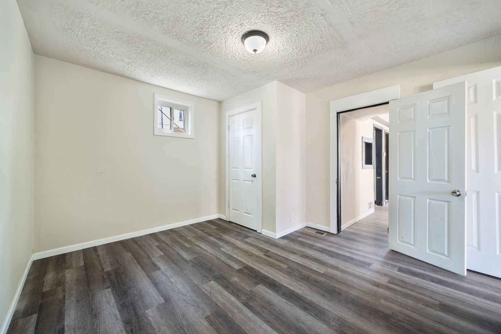 605 Keep Avenue Elgin, IL 60120 - Photo 12 of 34