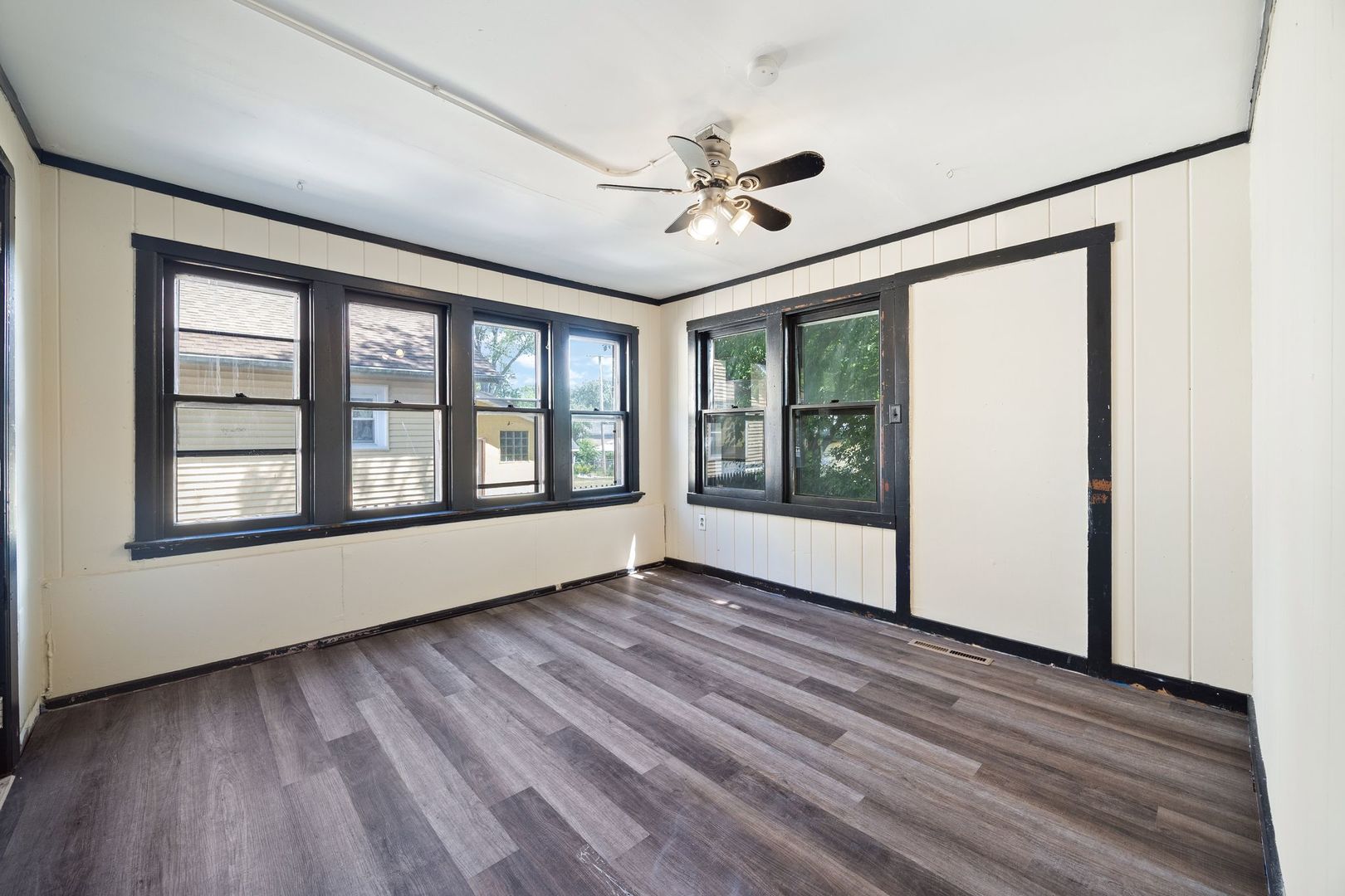 605 Keep Avenue Elgin, IL 60120 - Photo 14 of 34