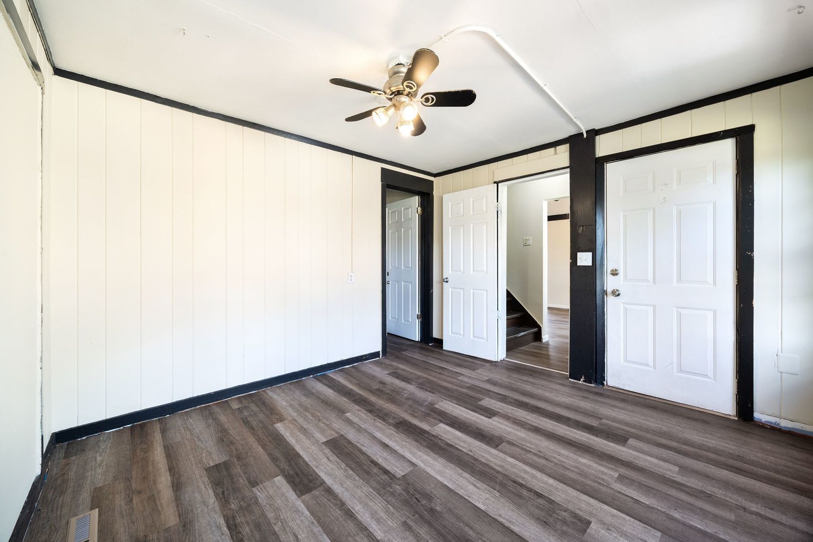 605 Keep Avenue Elgin, IL 60120 - Photo 15 of 34