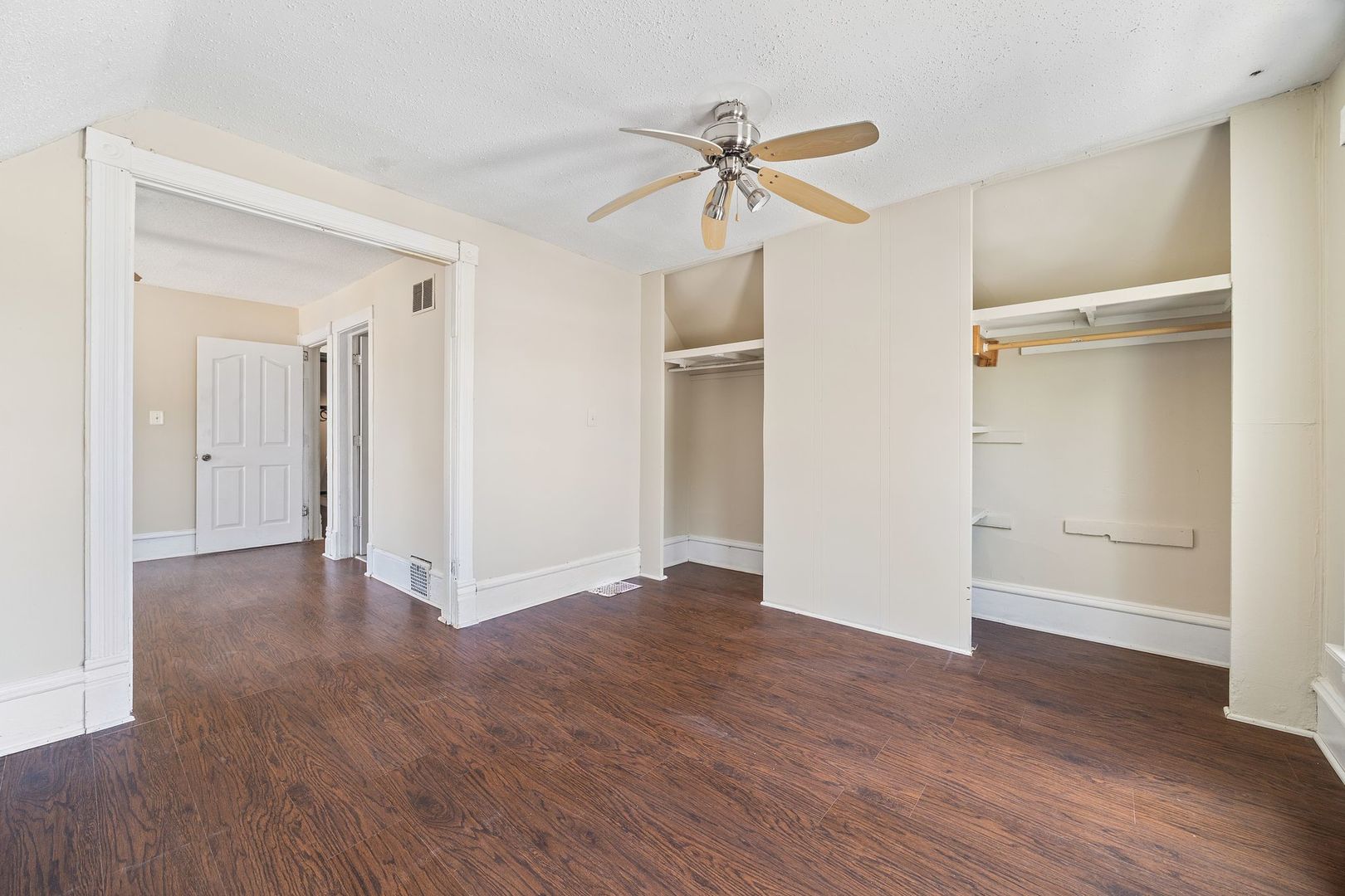 605 Keep Avenue Elgin, IL 60120 - Photo 22 of 34