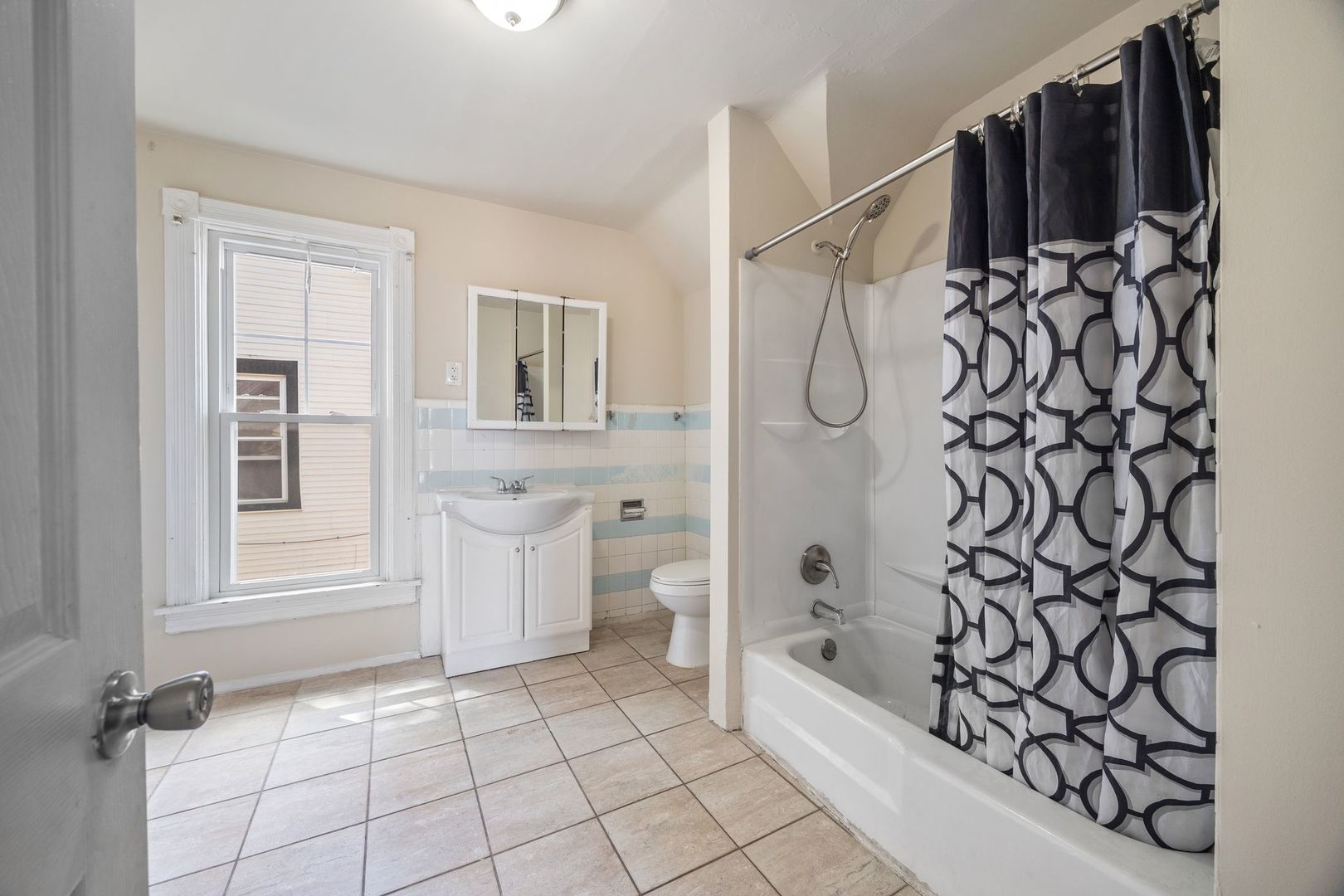 605 Keep Avenue Elgin, IL 60120 - Photo 24 of 34