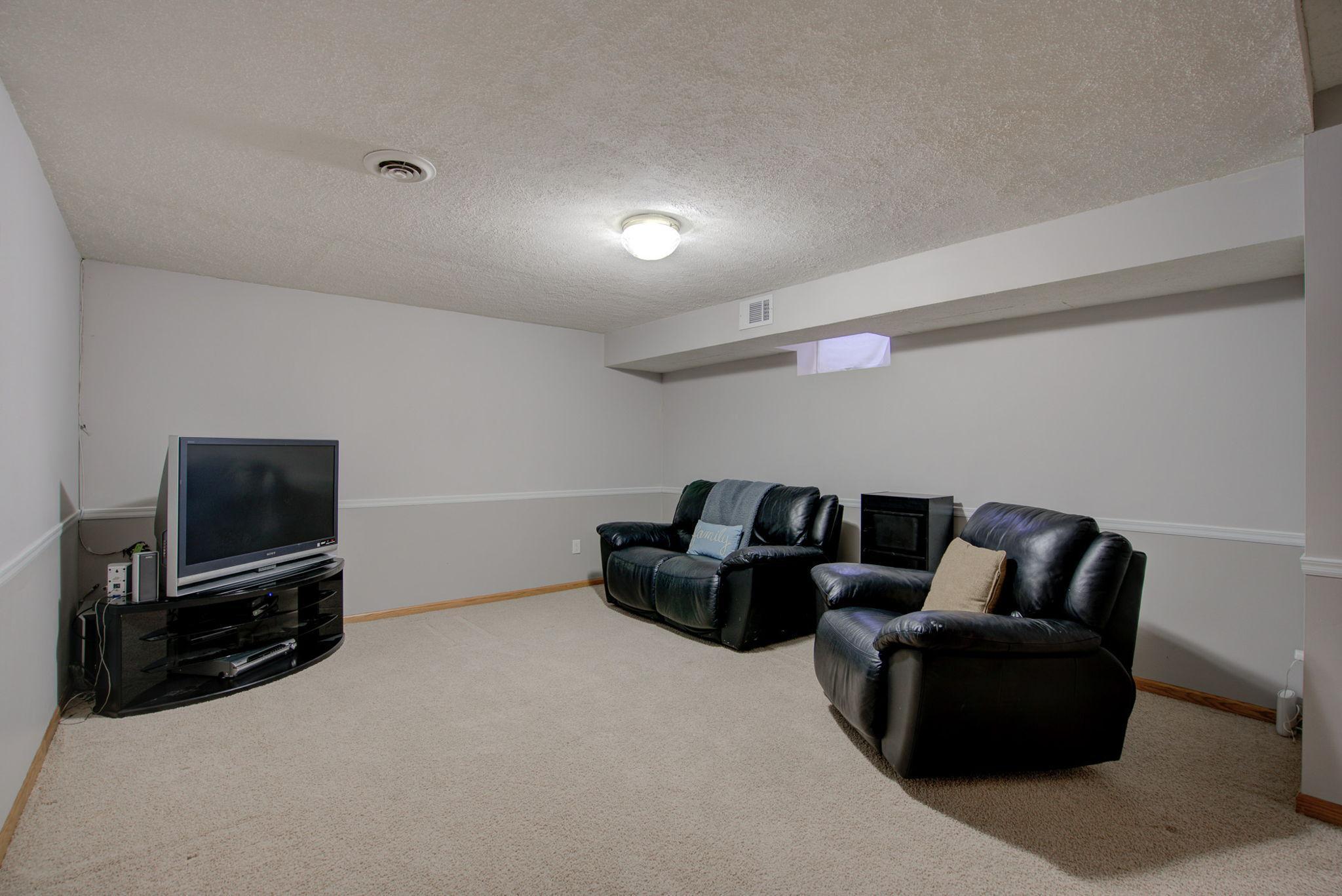 4585 Cliff Ridge Court Eagan, MN 55123 - Photo 18 of 21 Gallery Image 18