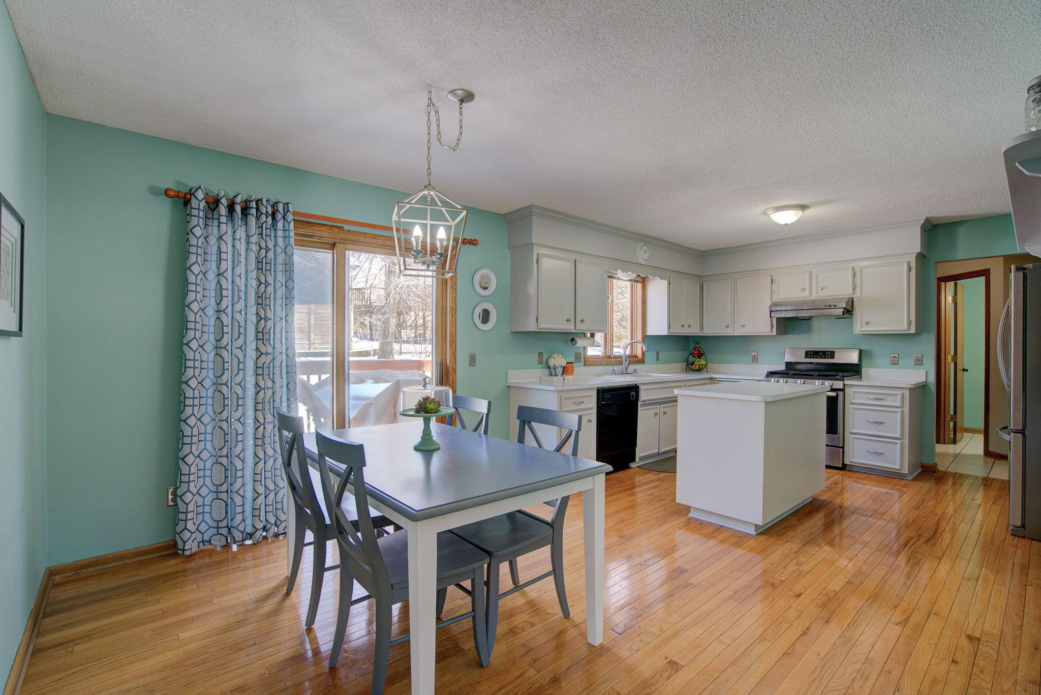 4585 Cliff Ridge Court Eagan, MN 55123 - Photo 6 of 21 Gallery Image 6