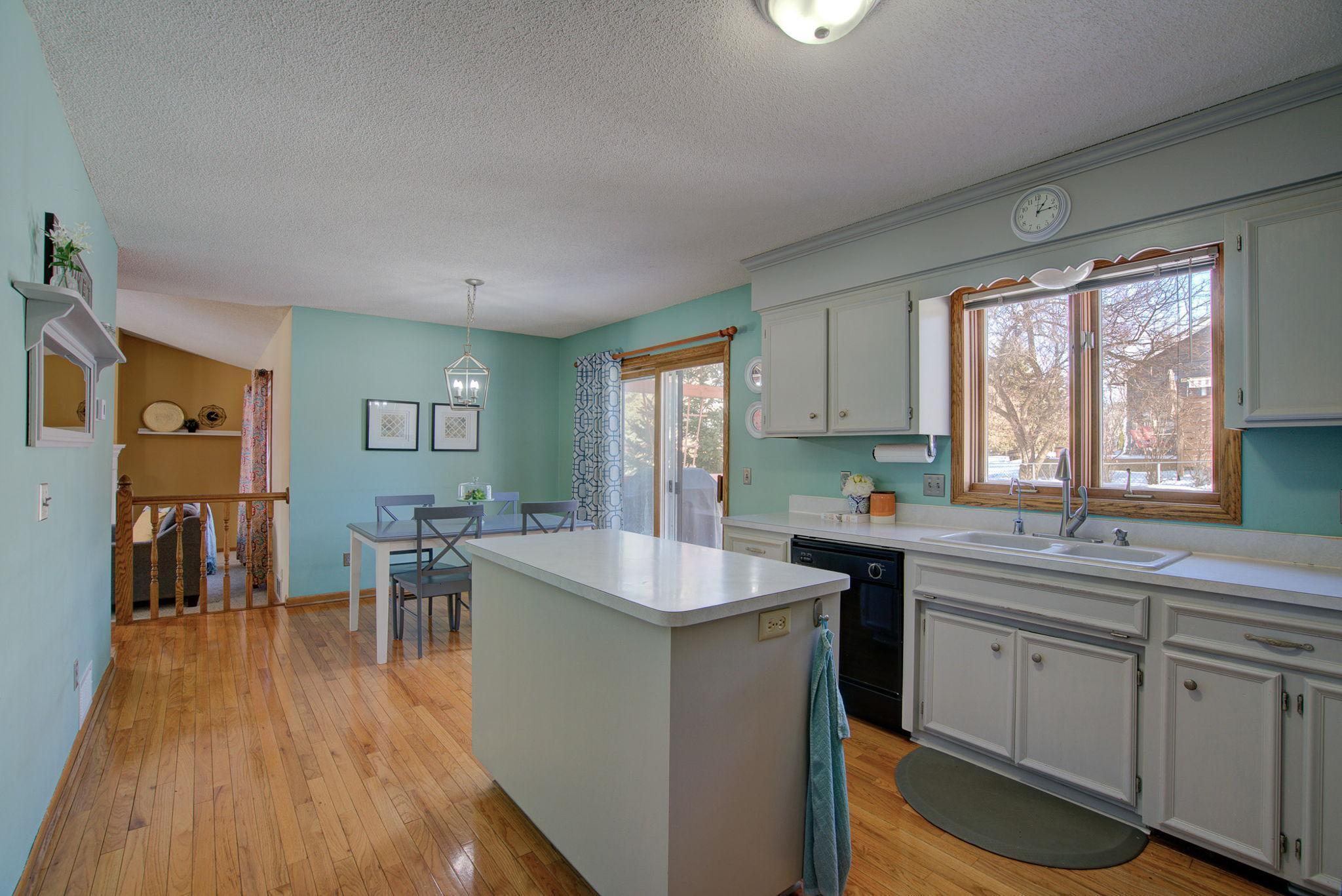 4585 Cliff Ridge Court Eagan, MN 55123 - Photo 8 of 21 Gallery Image 8