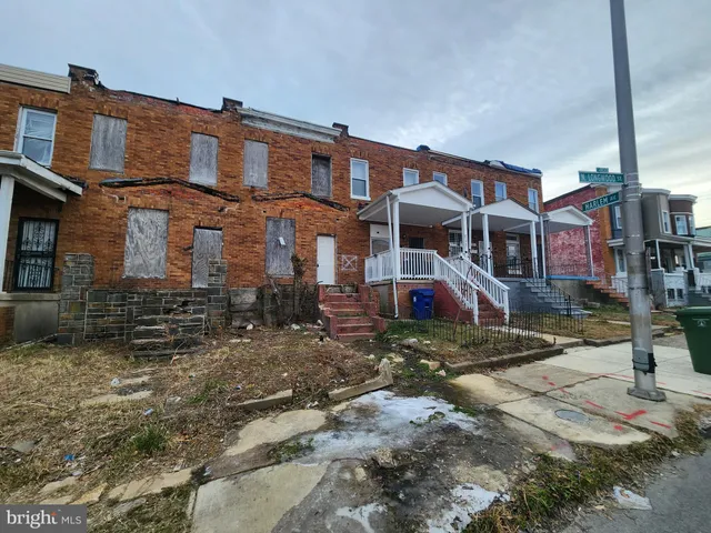 a view of a large white building
