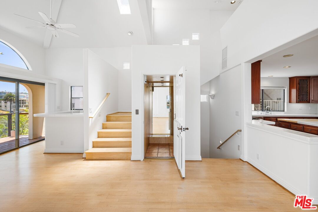 6206 Pacific Avenue, Unit 2 Playa del Rey, CA 90293 - Photo 6 of 33