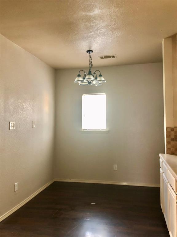 905 Isbell Road Fort Worth, TX 76114 - Photo 18 of 29 Dining area