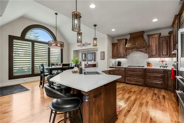 $635,000 | 6110 103rd, Kansas City, MO 64154