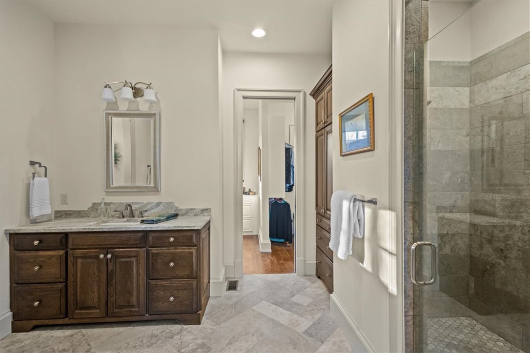 103 9 Bark Way Sunset, SC 29685 - Photo 17 of 50 Primary Bathroom